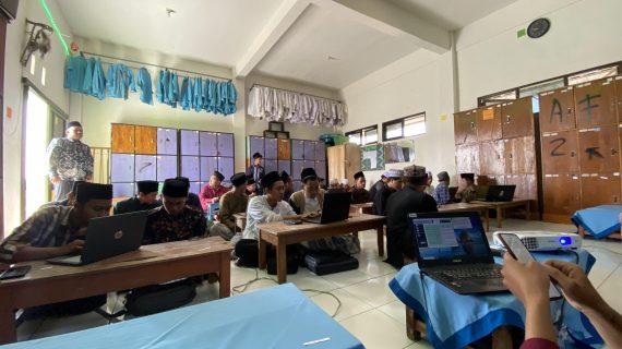 Pelatihan dan Pendampingan Penggunaan Aplikasi SIATA di Pesantren Hamalatul Qur’an